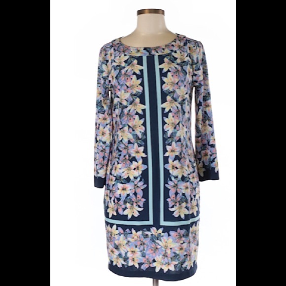 BCBGMaxAzria Dresses & Skirts - BCBGMaxazria 3/4 Sleeve Dress BCBGMaxAzria Dresses & Skirts - BCBGMaxazria 3/4 Sleeve Dress